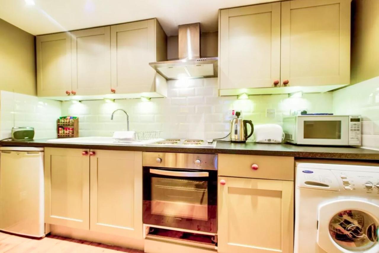 Unique Seaside Apartment, Central ノース・バーウィック エクステリア 写真